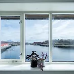 In The Middle Of Lofoten! Unique And Spacious On The Docks. Διαμέρισμα Stamsund