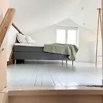 In The Middle Of Lofoten! Unique And Spacious On The Docks. Διαμέρισμα