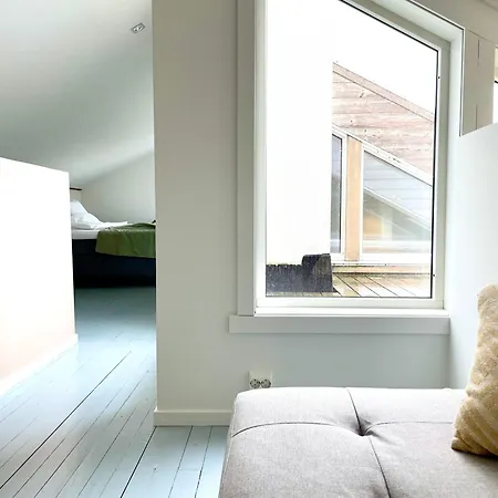 In The Middle Of Lofoten! Unique And Spacious On The Docks. Apartment *