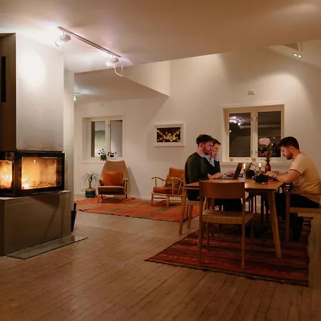 In The Middle Of Lofoten! Unique And Spacious On The Docks. Apartment