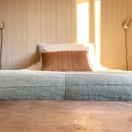 In The Middle Of Lofoten! Unique And Spacious On The Docks. Apartment Stamsund