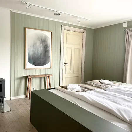 In The Middle Of Lofoten! Unique And Spacious On The Docks. *